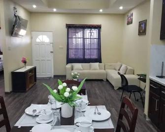 Royal View Apartment Plus - Ciudad de Belice - Comedor