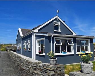 BallyV House - Cliffs of Moher - Liscannor - Будівля