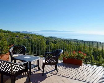 L'Infinito Agriturismo - Rooms & Breakfast - Sant'Alfio - Balcón