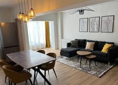 Deluxe Apartment in Sibiu - Sibiu - Dining room