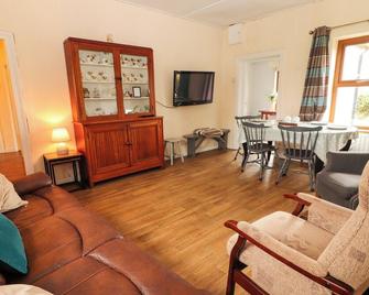 Susie's Cottage - Killarney - Living room