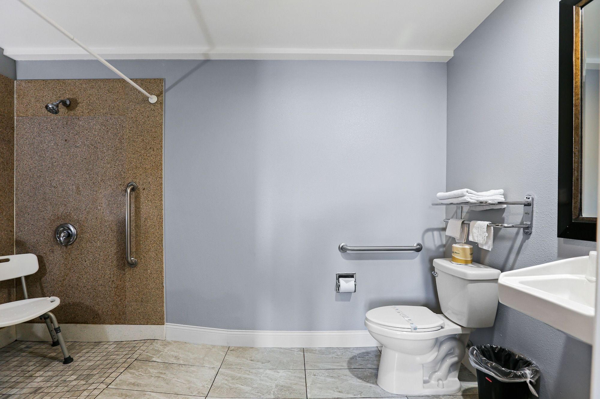 3rd Avenue Inn - La Habra - Baño