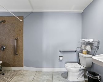 3rd Avenue Inn - La Habra - Baño