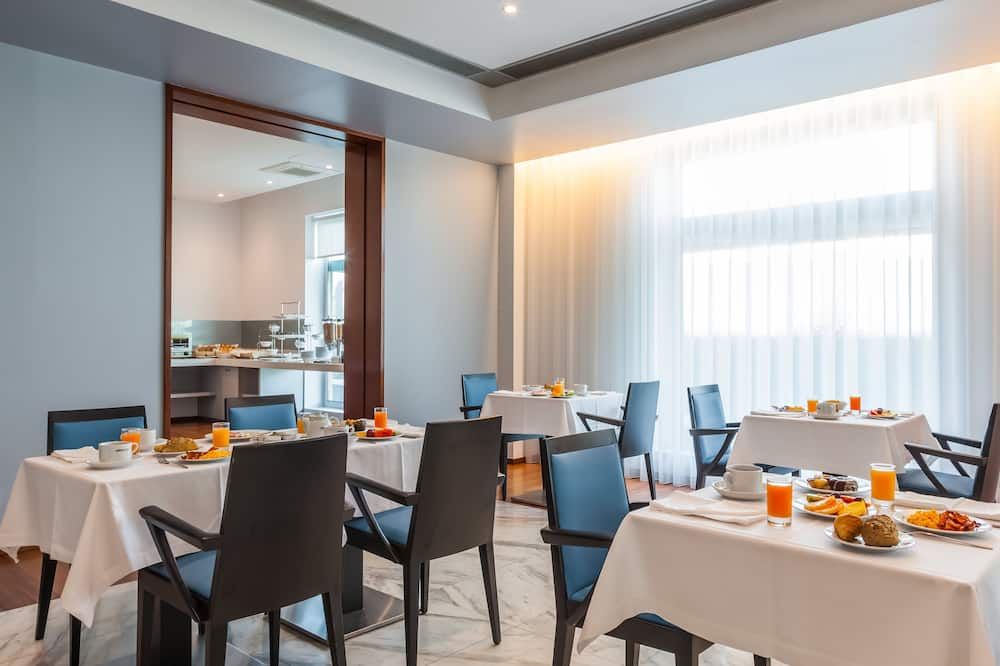 آب أيروبورتو بورتو - بورتو - مطعم