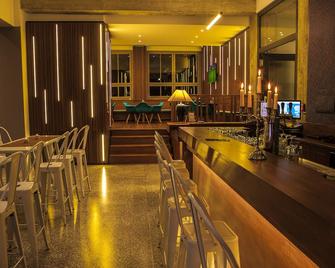 H24 Berlin Lichtenberg - Berlín - Bar