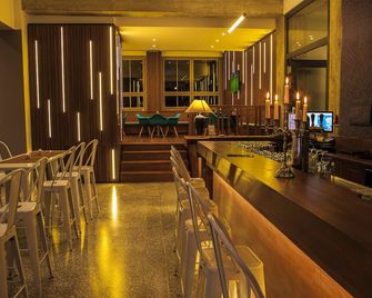 H24 Berlin Lichtenberg - ברלין - בר