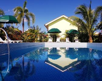 Casa Cenang Resort Tok Bidin Langkawi - Pantai Cenang - Piscina