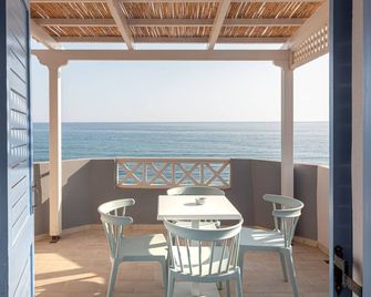 Triton Authentic Cretan Hotel - Tsoutsouros - Balcón