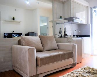 Travelibu @ Bassura City Apartment - Yakarta - Habitación