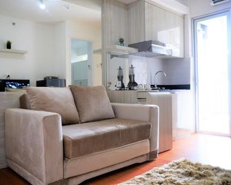 Travelibu @ Bassura City Apartment - Yakarta - Habitación