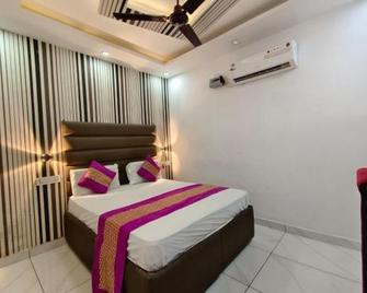 Hotel Jai Surya - Patiāla - Bedroom