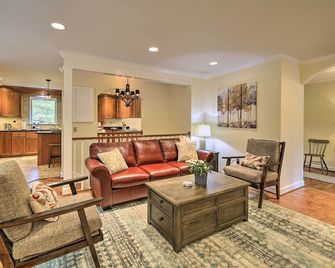 Easy Hiking & Sightseeing! Kingsport Home w/ Deck - Kingsport