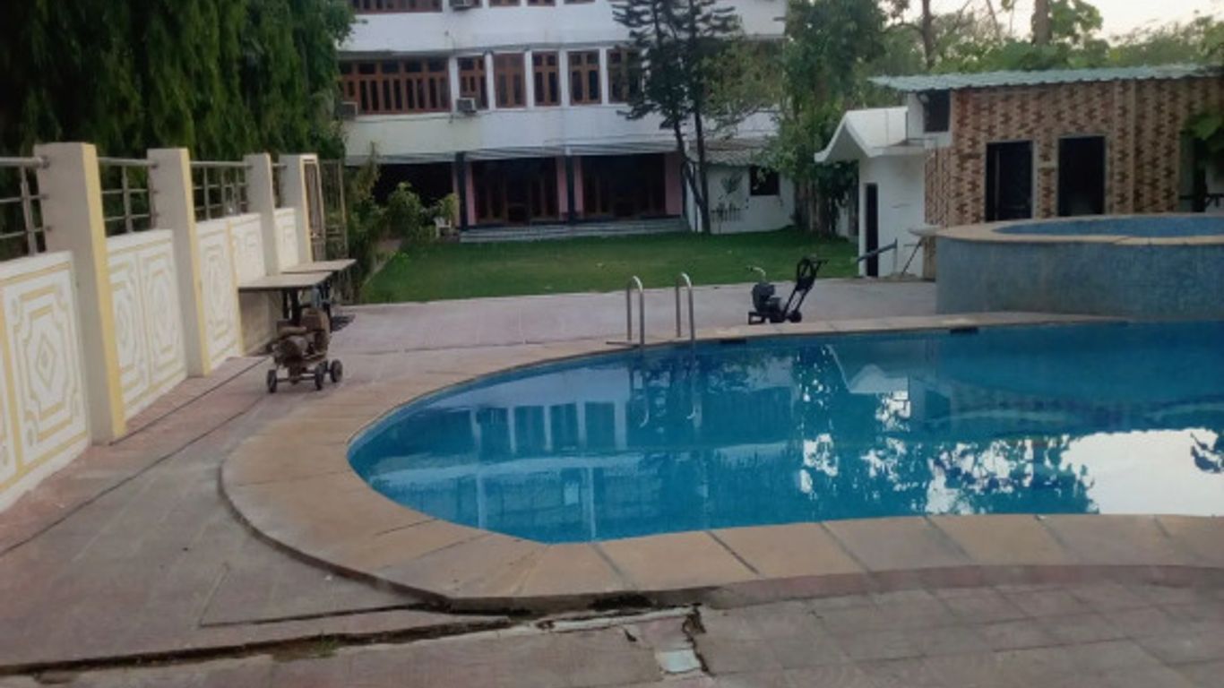 Pushkar Villas Resort