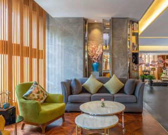 Ssaw Boutique Hotel Mantang Kunming Cuihu Park - Kunming - Lounge
