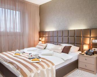 Royal Airport Hotel - Velika Gorica - Bedroom