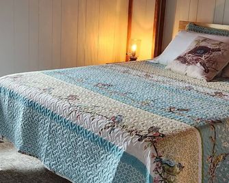 Hawks Nest Loft - Crawfordville - Bedroom