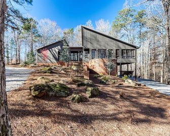 Tranquil, Peaceful Riverhouse in Monroe GA; Close to Athens! - Monroe - Gebäude