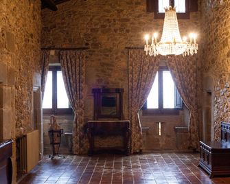 Masia Can Pou - Canet d'Adri - Zimmerausstattung