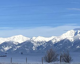 Stunning 9.3 acres riverfront w electric- near Quinn’s Hotsprings! - Thompson Falls - Vista del exterior