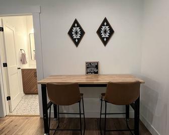 Brand New Bungalow Ac & Wifi In Kelso, 2 Parking Spots, With Ev Charger & Sauna - Kelso - Їдальня