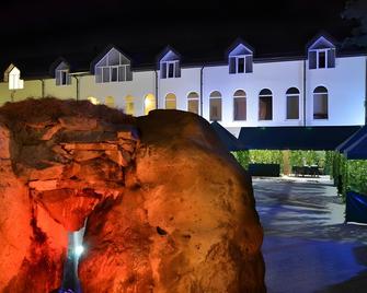 Hotel Dzhamilya - Nalchik - Edificio