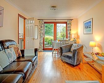 Charming Cottage near Cartmel with free Spa access - Cartmel - Living room
