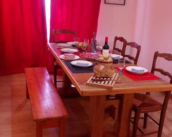 Comfortable House In Auvergne, Champeix - Saint-Floret - Dining room