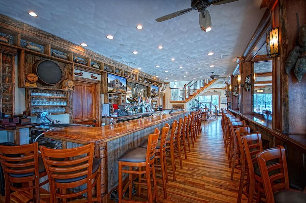 Decoys - Suffolk - Bar