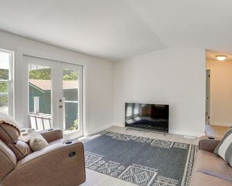 Fish, Hike & Explore! Mtn-view Trinity River Home - Douglas City - Sala de estar