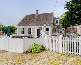 Historic Jewel - Provincetown - Building