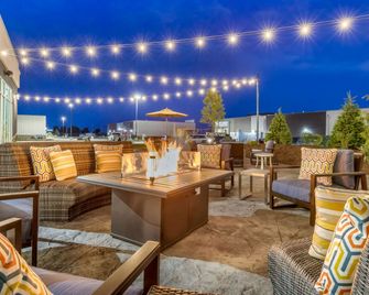 Holiday Inn Express Bettendorf - Davenport Ne - Bettendorf - Gebouw