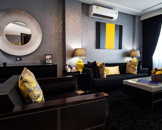 Oak Plaza Hotels East Airport - Accra - Obývací pokoj