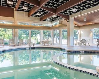 Beautiful 2BD condo in an equestrian themed resort with tons of activities for the family - Gordonsville - Pool