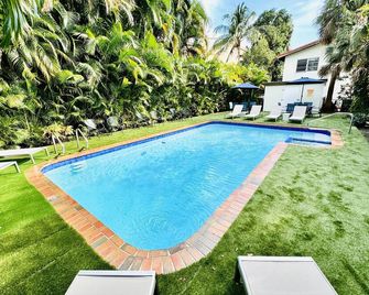 Beautiful 3 Bedroom 3 Bath Home w/ Pool Access - فورت لاودردال - حوض السباحة