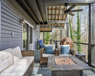 Lakeside Treehouse Near Center Hill Lake - Smithville - Balcon