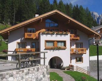 Hotel Garni Civetta - Selva di Cadore - Building