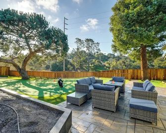 2 Mi to Beach: Home w/ Patio in Del Rey Oaks! - Del Rey Oaks - Patio