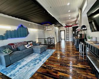 Lockridge Park - Danville - Living room
