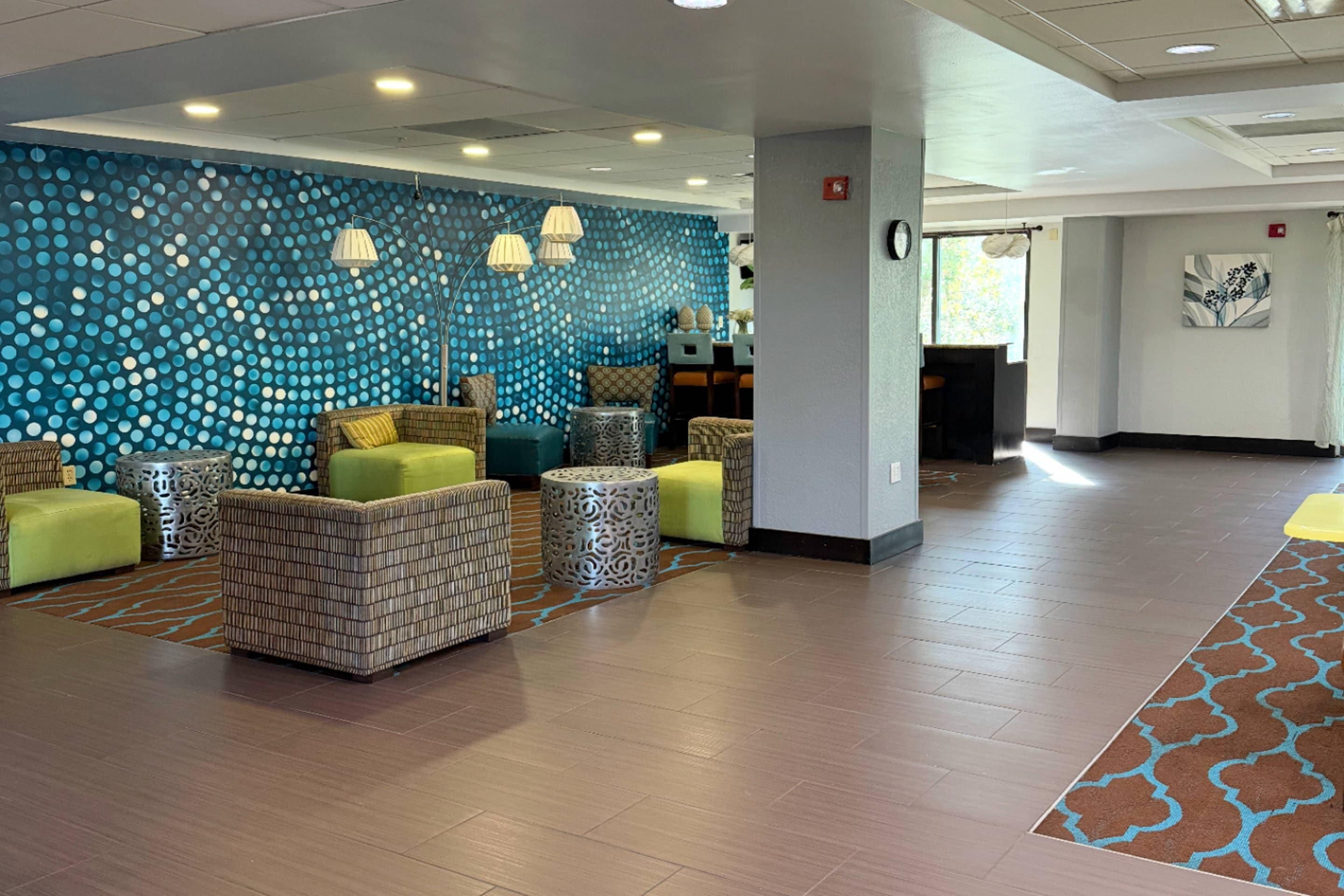 Comfort Inn & Suites Tampa North I-75 - Tampa - Lobby