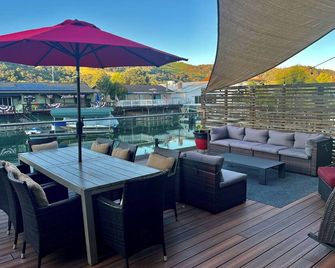 Waterfront Luxury- 3 Plus Bedrooms - Clearlake Oaks - Balcony