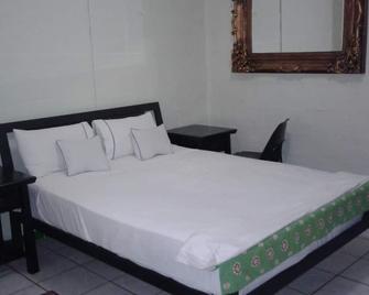 Kazungula Guest House - Kasane - Schlafzimmer