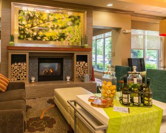 Hilton Garden Inn Charlottesville - Charlottesville - Resepsjon