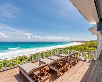 Bella Vista / Luxury Beachfront Estate Private Pool, Pickleball & Putting Green - Great Guana Cay - Balcón