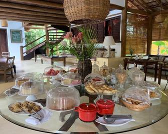 Pousada Hibisco - Trancoso - Buffet