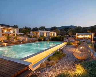 Elies Residences Luxury Apartments - Midilli - Havuz
