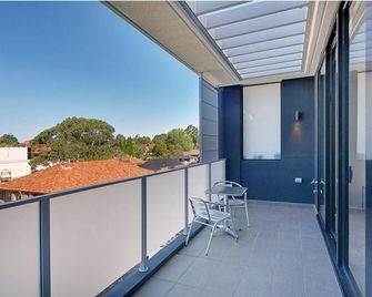 Wyndel Apartments - Bertram - Chatswood - Balkón