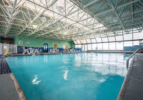 Indoor Pool Bally's Ac Jacuzzi Rooms Hotel En Moline Best