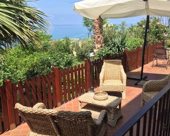 B&B Colle Degli Ulivi - Paola - Balkon