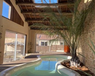 Domaine de Servières - Le Gite Duplex sur Site Natura 2000 - Le Caylar - Басейн