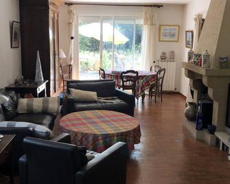 House with swimming pool - In the heart of the garrigue - Close to the sea, Camargue, and early Cévennes - Aubais - Salon